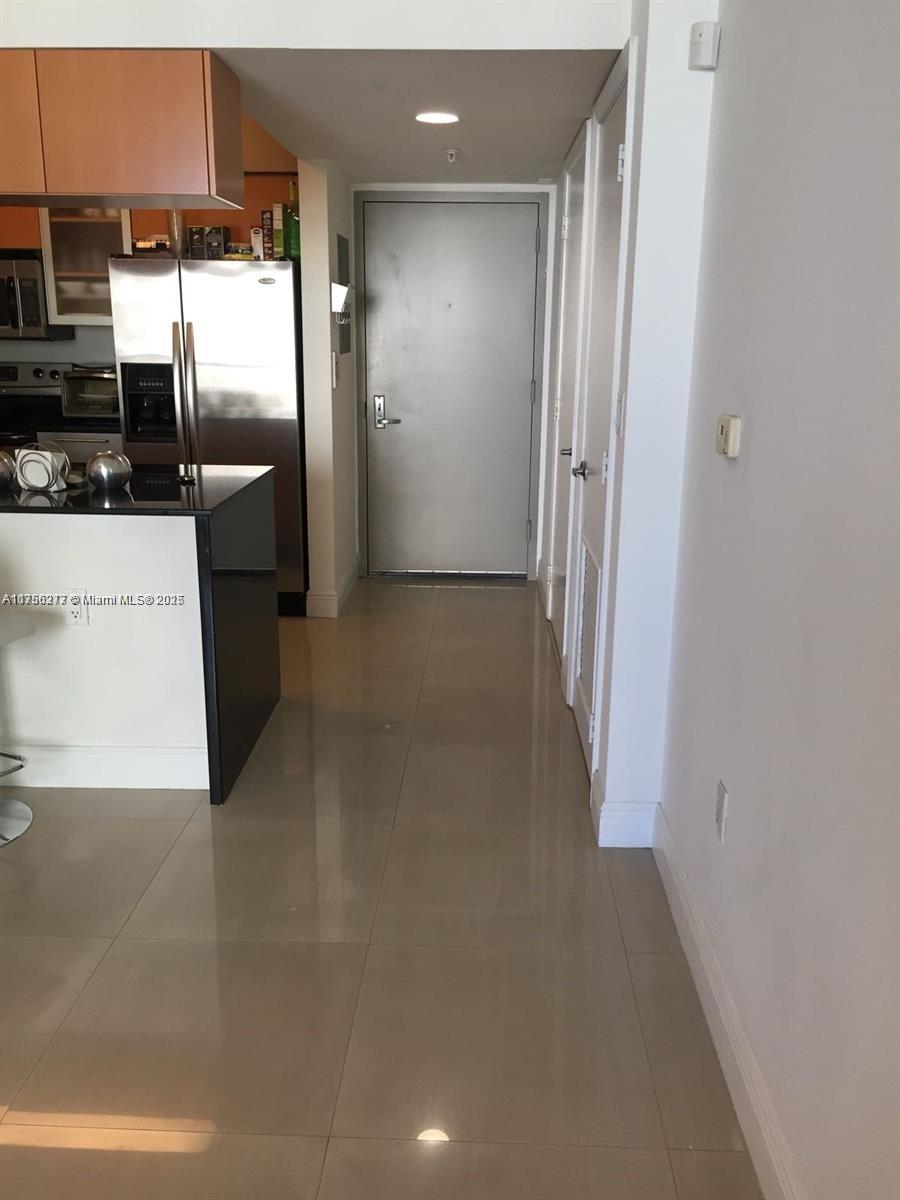 1750 N Bayshore Dr # 1603
