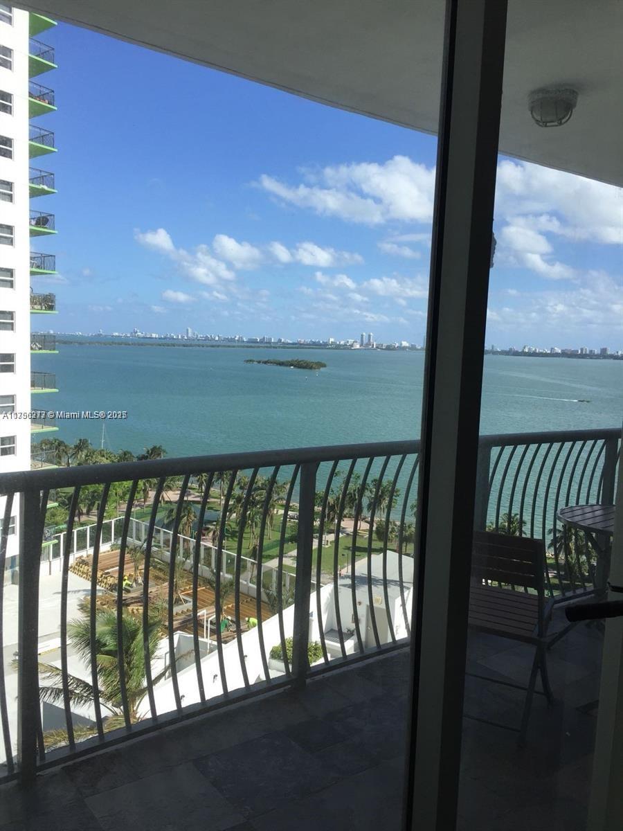 1750 N Bayshore Dr # 1603