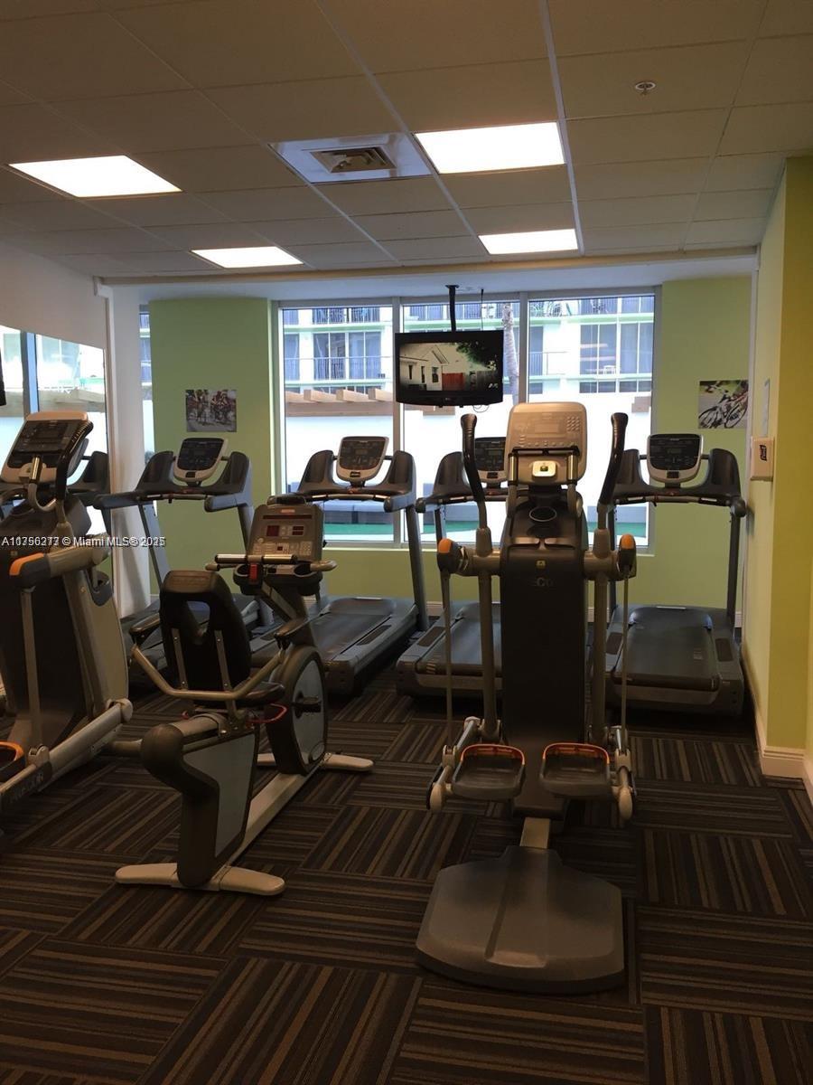 1750 N Bayshore Dr # 1603