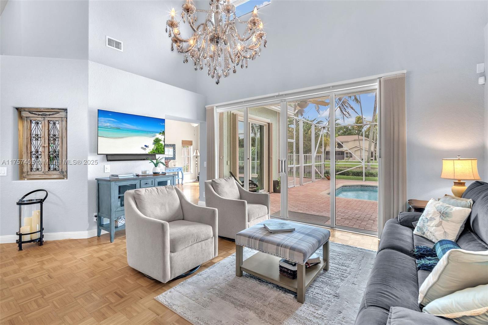 1095 Longview
