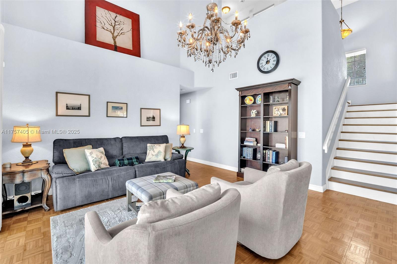 1095 Longview
