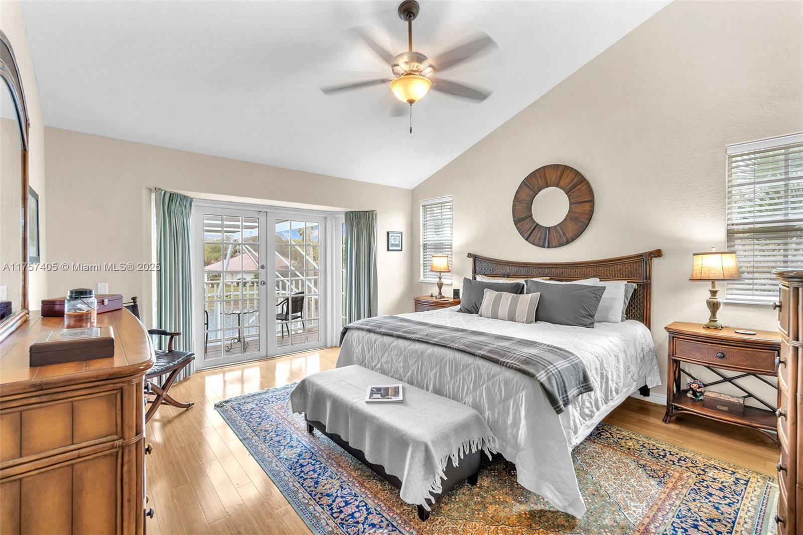 1095 Longview