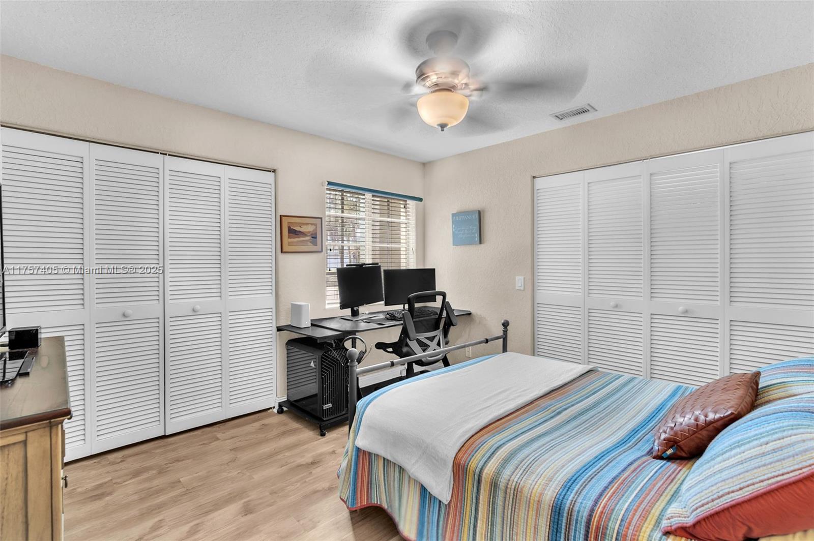 1095 Longview