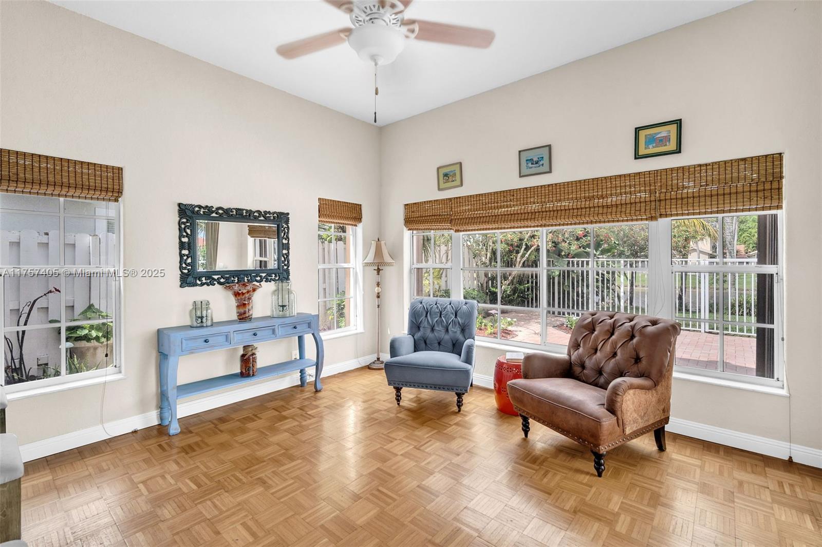 1095 Longview