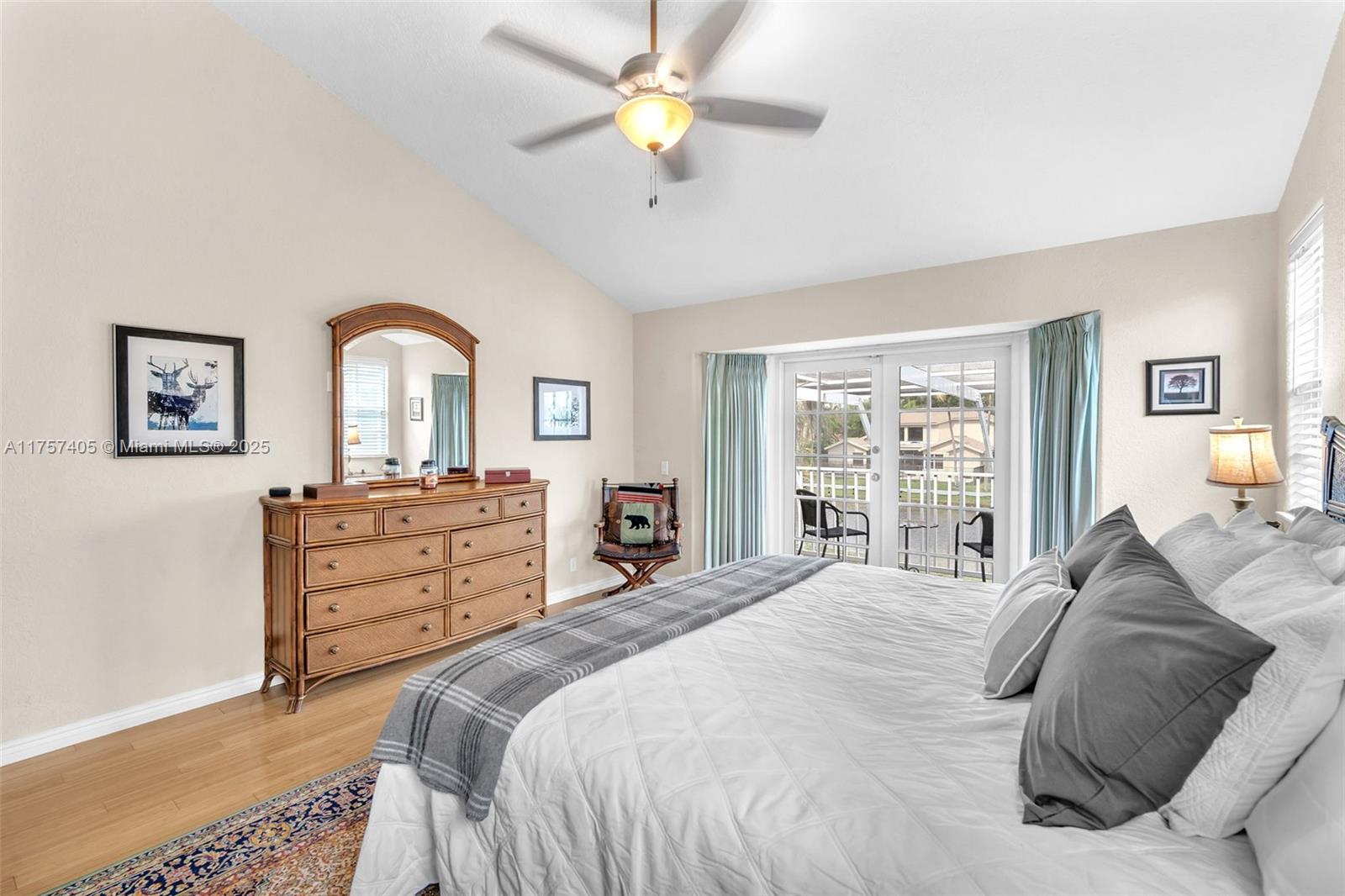 1095 Longview