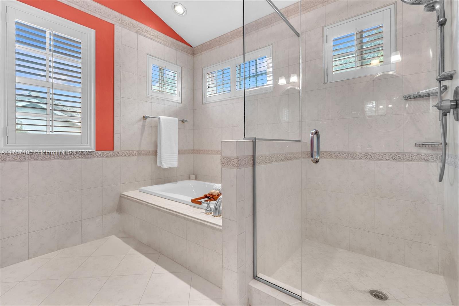 1095 Longview