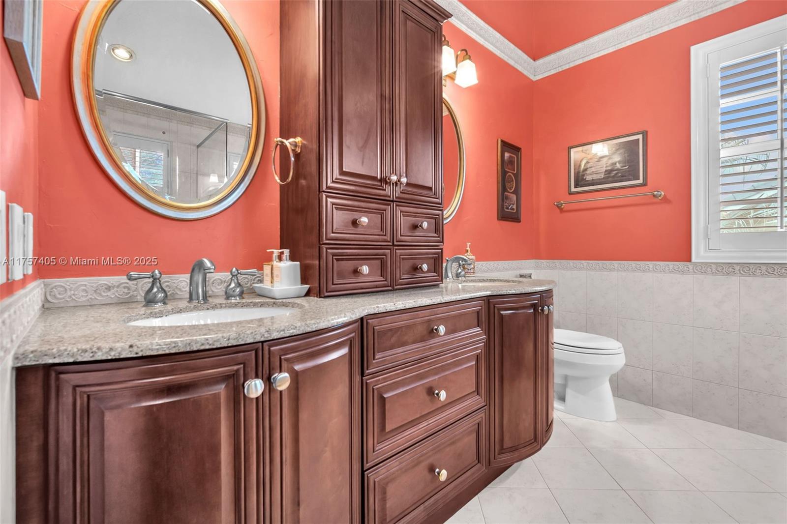1095 Longview