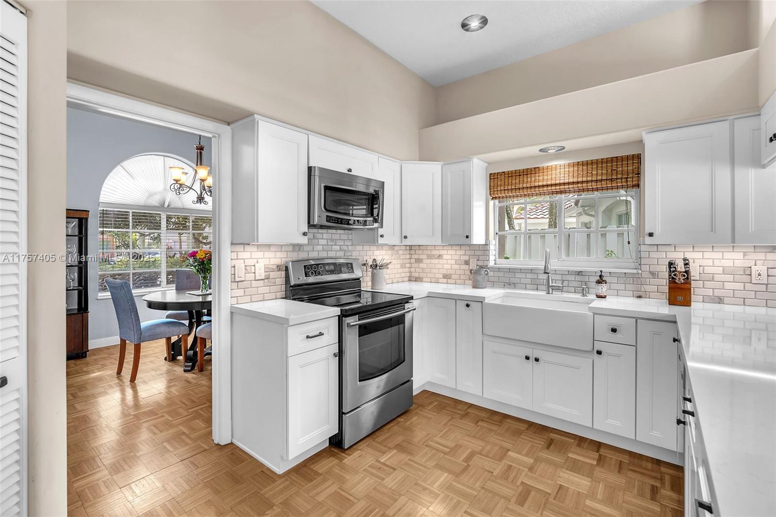 1095 Longview