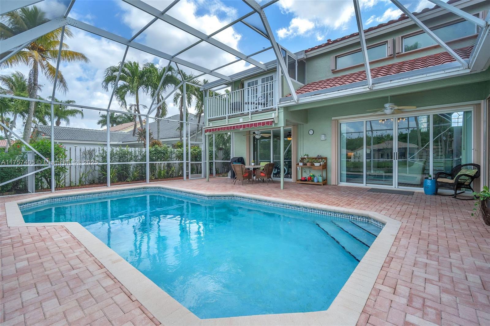 1095 Longview