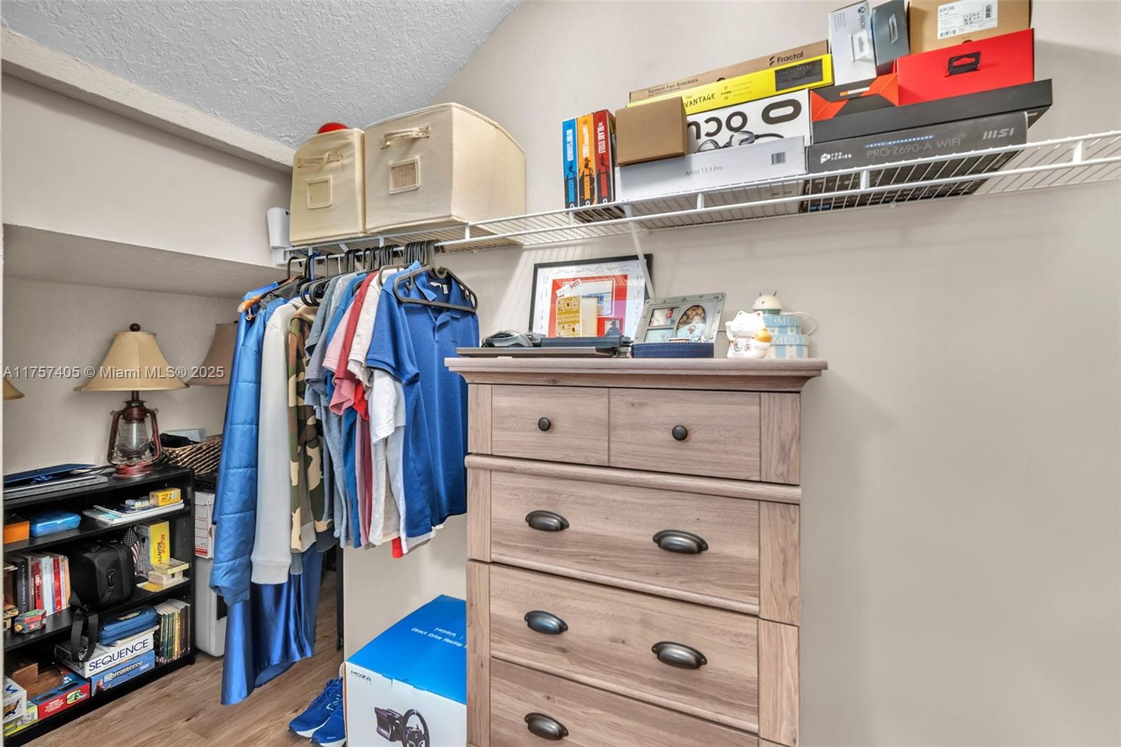1095 Longview