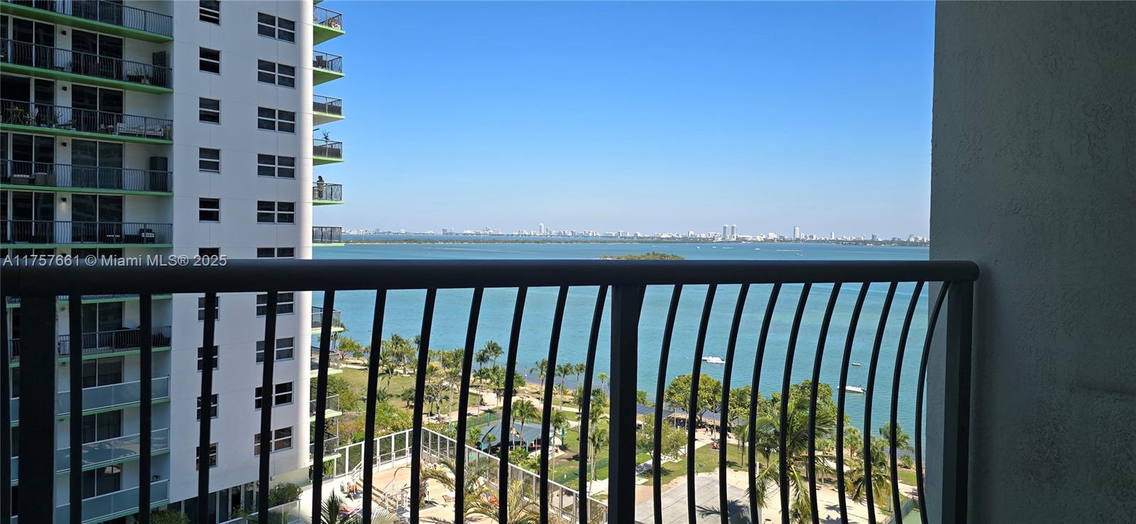 1750 N Bayshore Dr # 1603