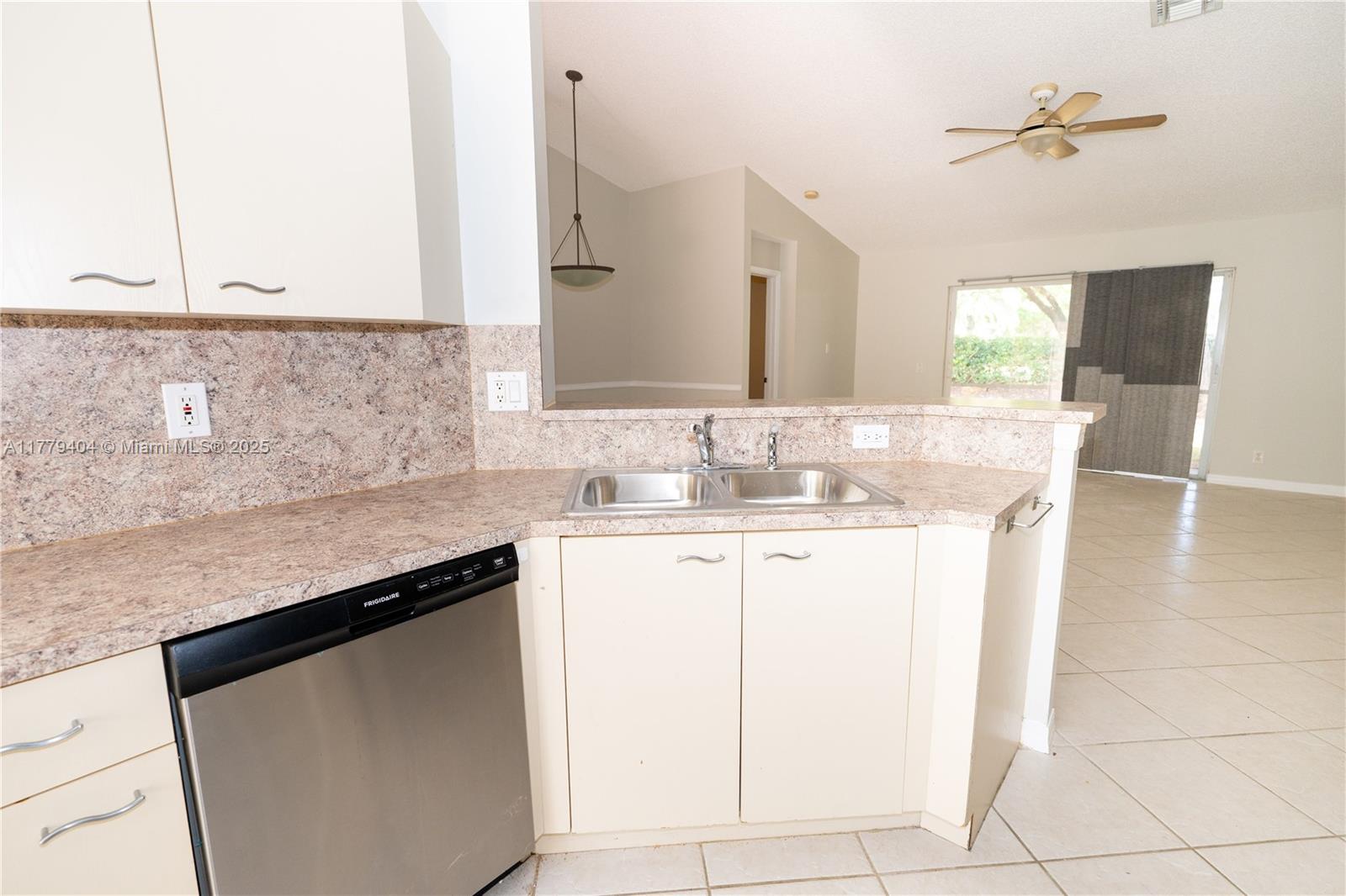1617 Zenith Way