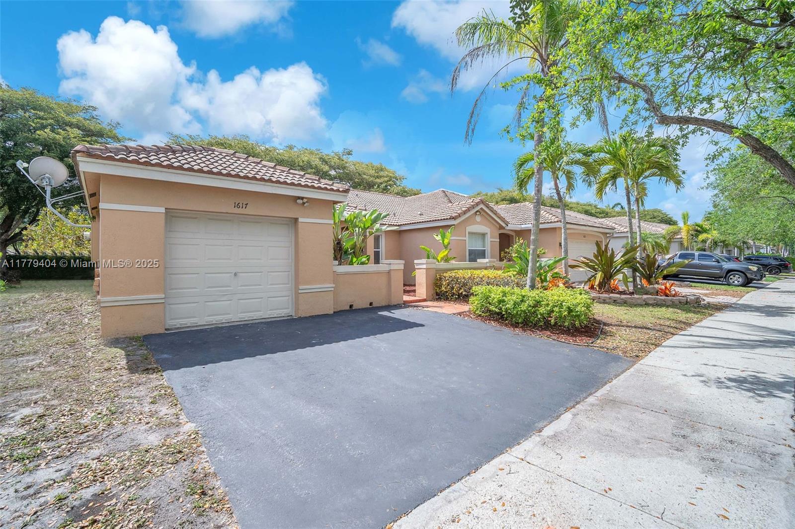 1617 Zenith Way