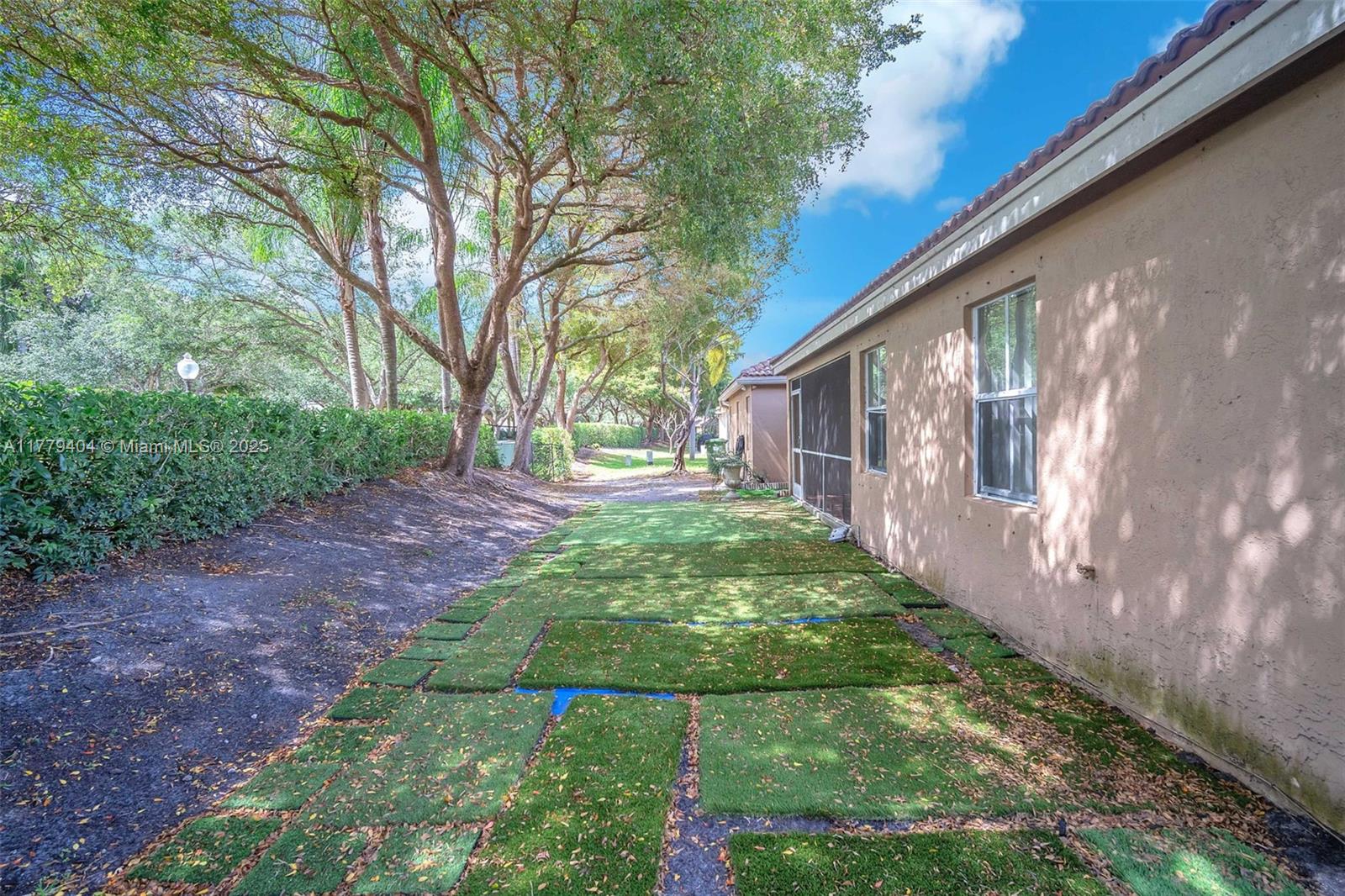 1617 Zenith Way