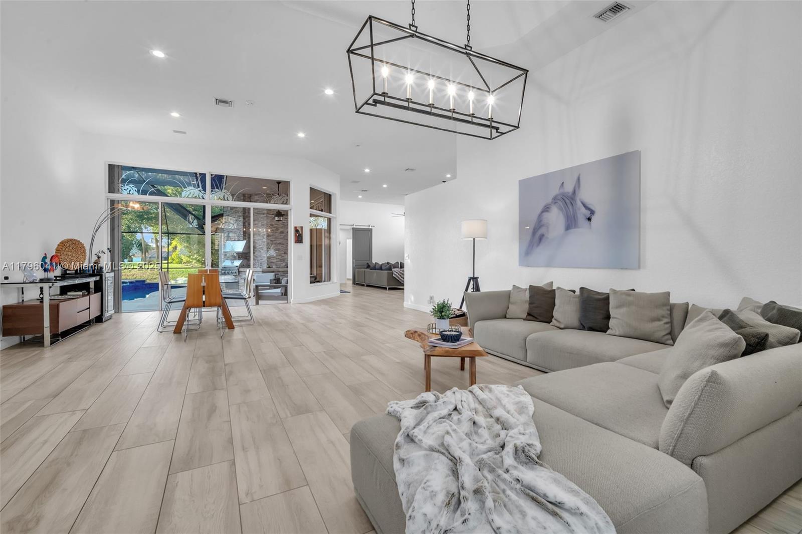 2623 Oakbrook Dr