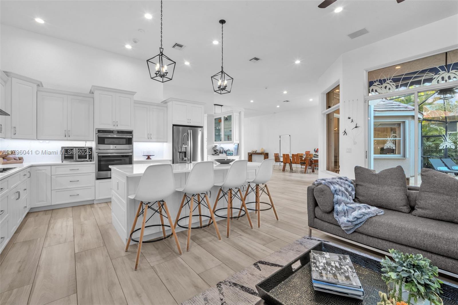 2623 Oakbrook Dr