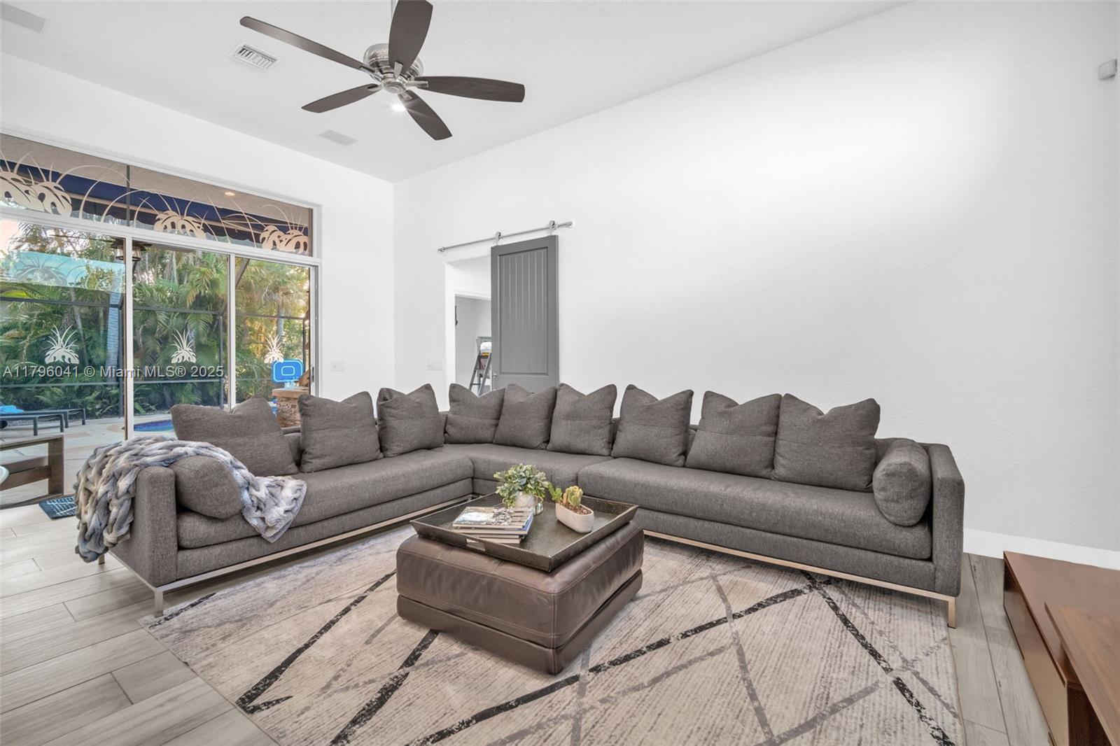 2623 Oakbrook Dr