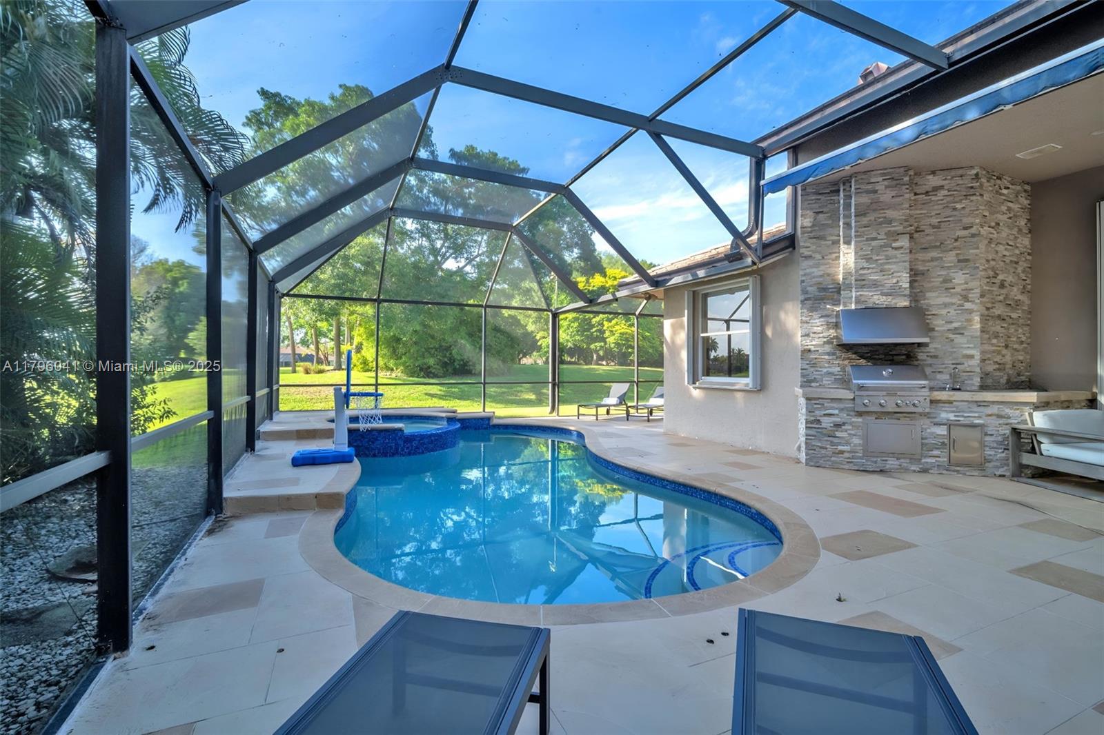 2623 Oakbrook Dr