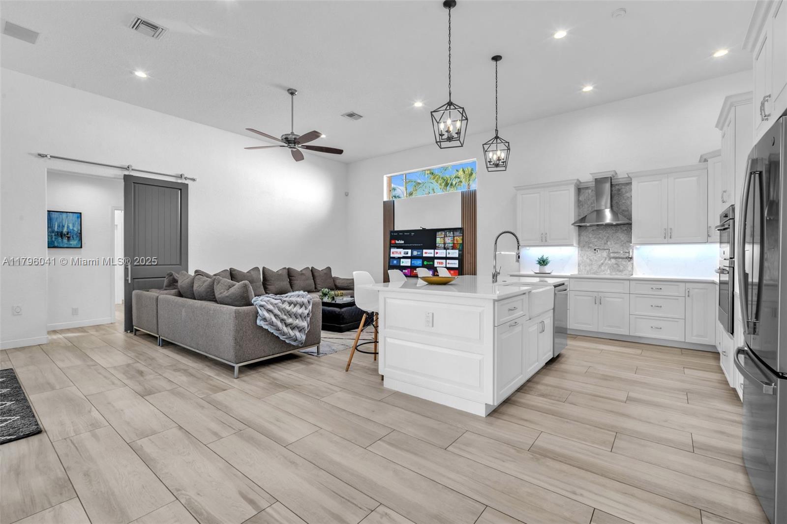2623 Oakbrook Dr