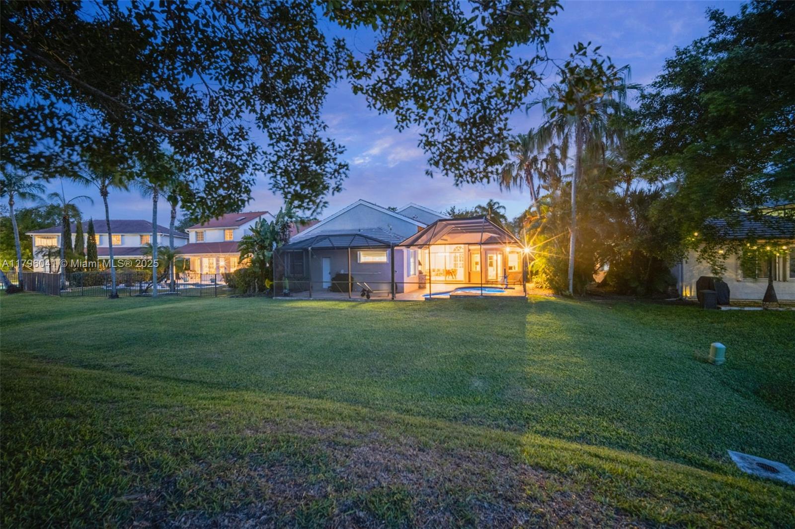 2623 Oakbrook Dr