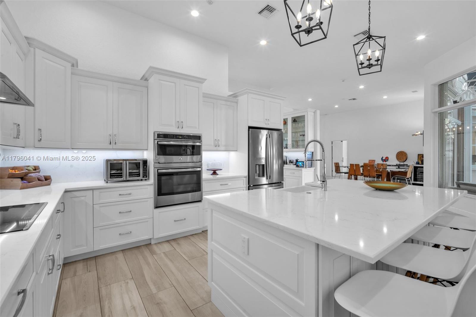 2623 Oakbrook Dr