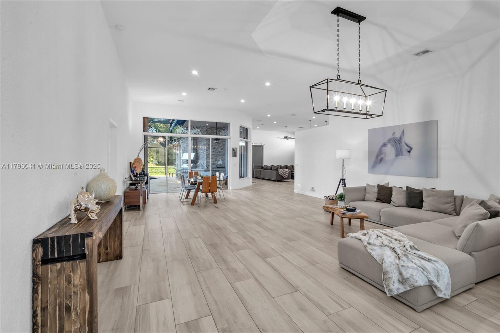 2623 Oakbrook Dr