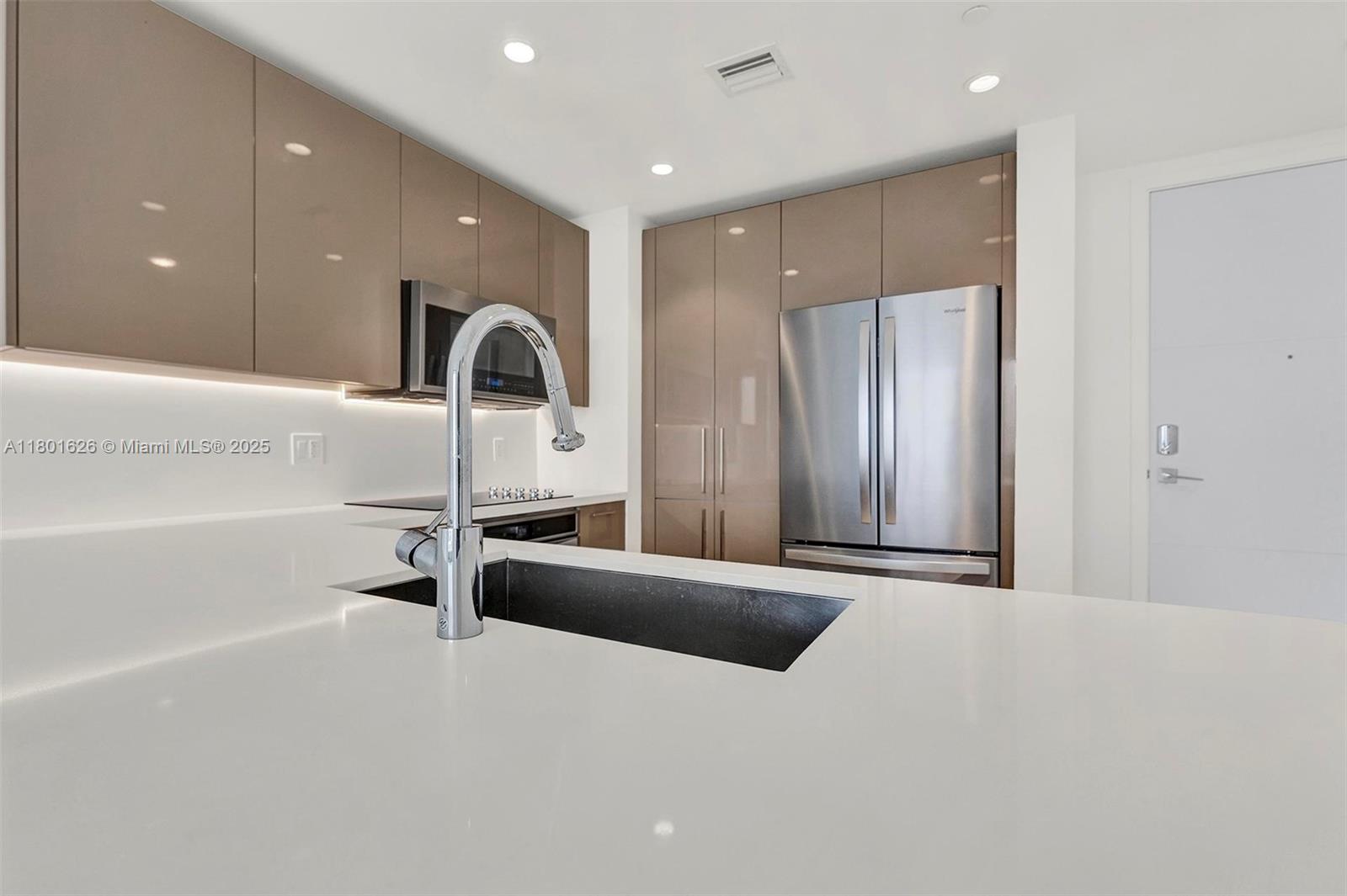 2000 Metropica Way # 2307