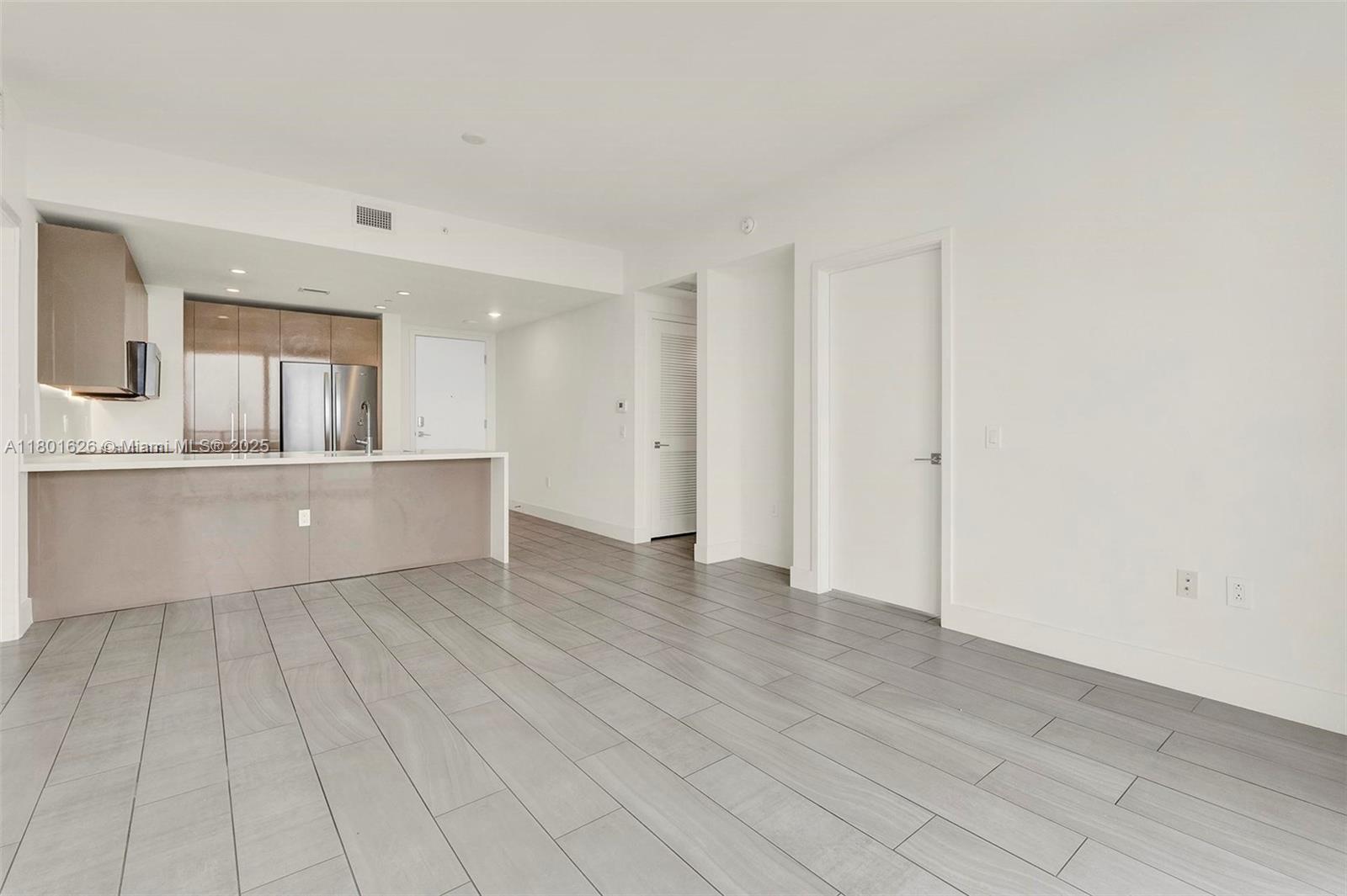 2000 Metropica Way # 2307