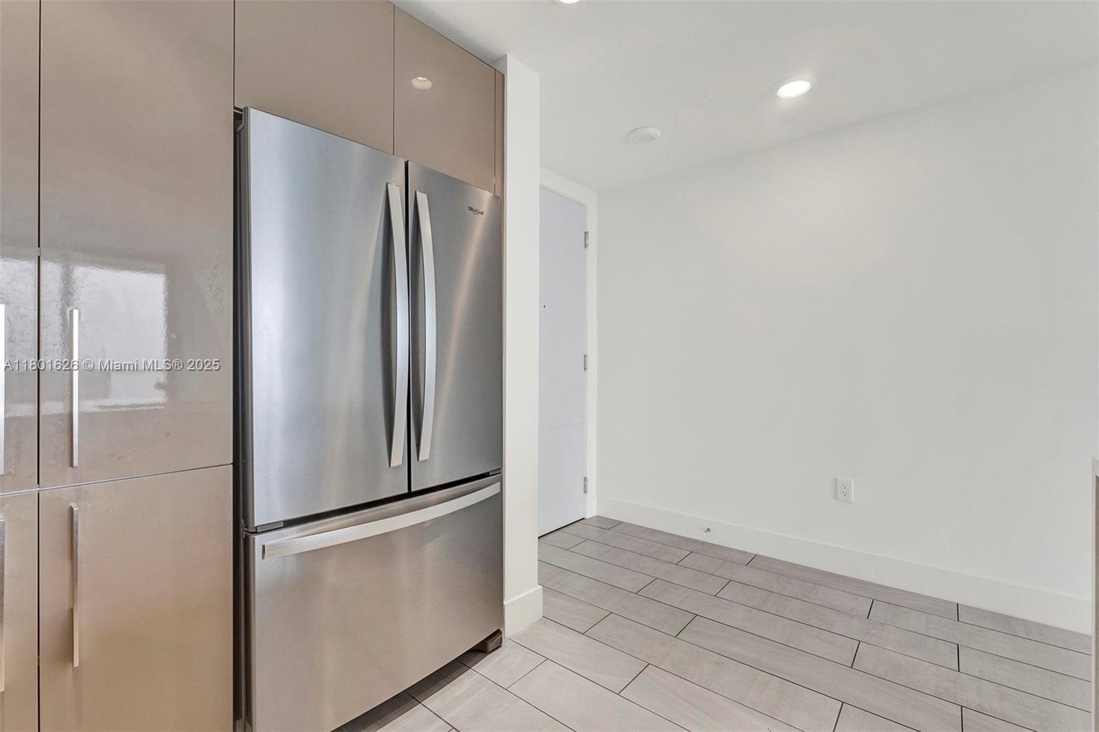 2000 Metropica Way # 2307