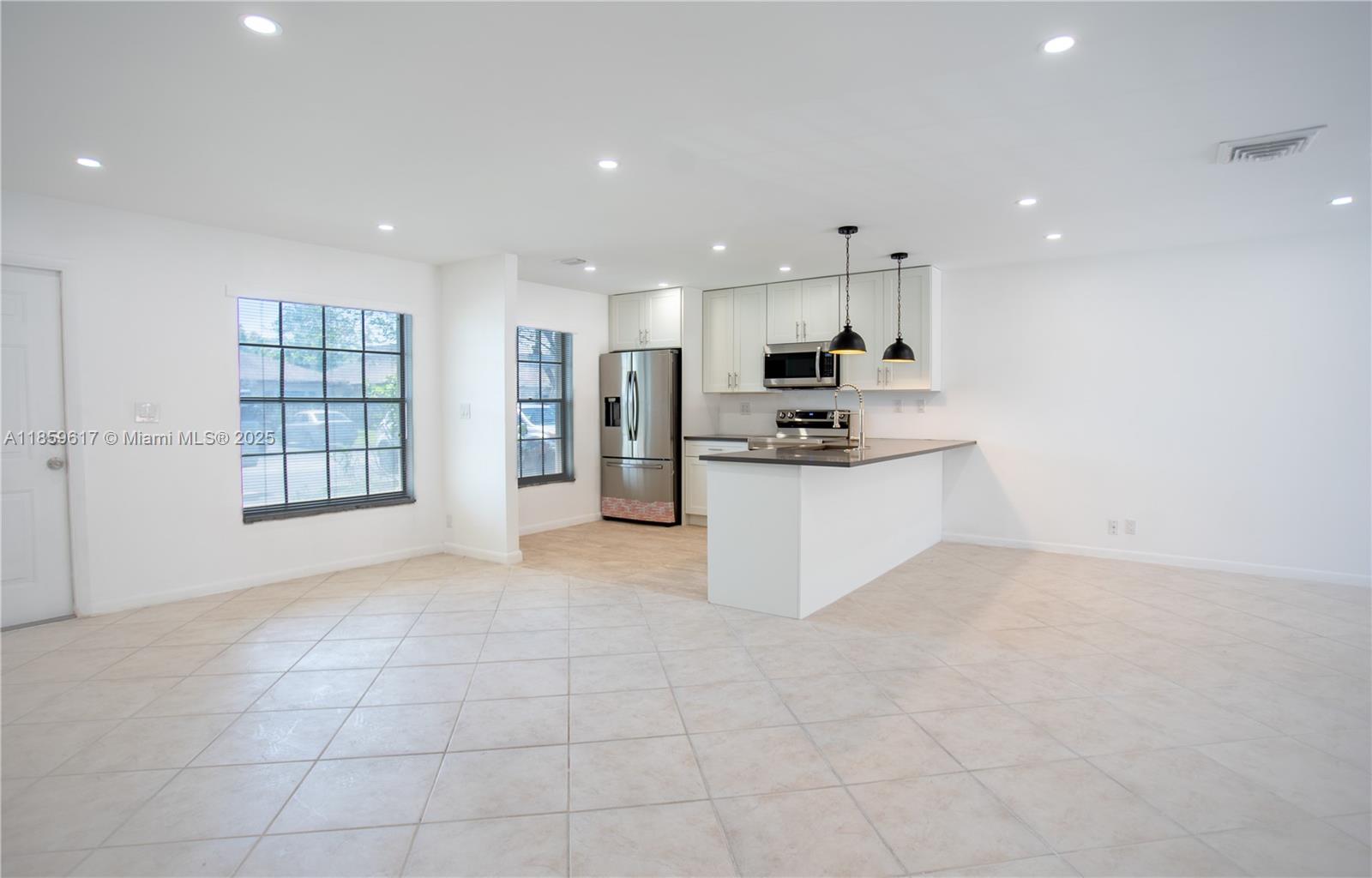 2615 SW 74th Ter