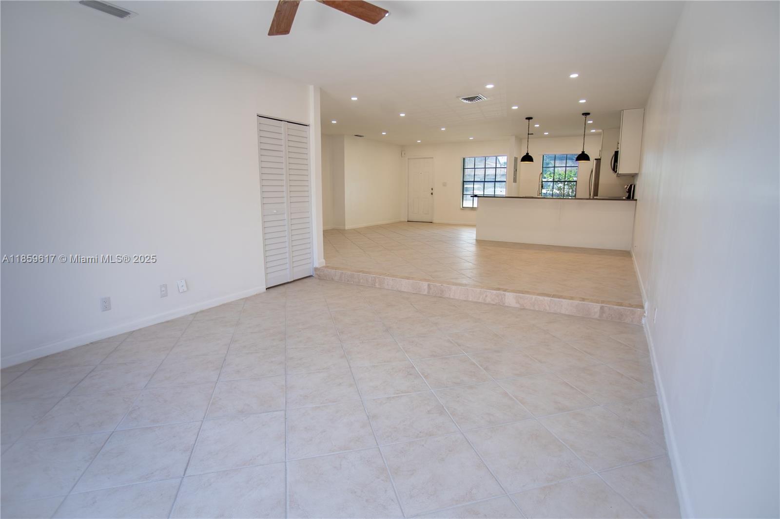 2615 SW 74th Ter