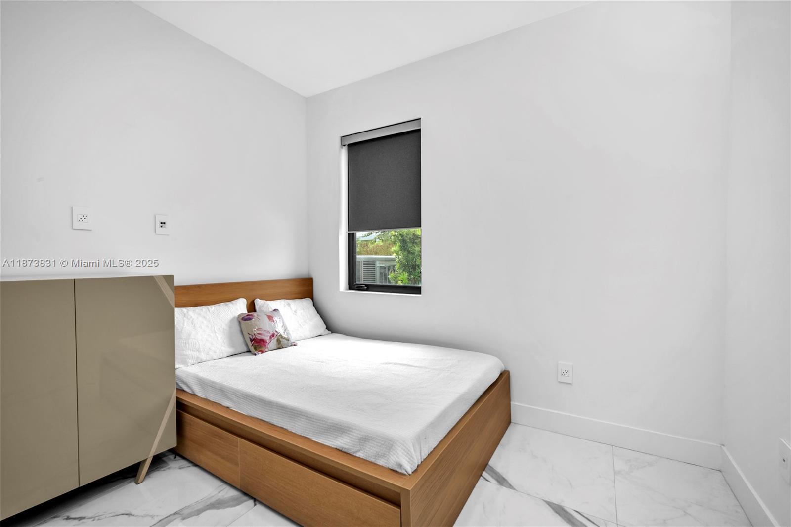 16572 S Botaniko Dr S