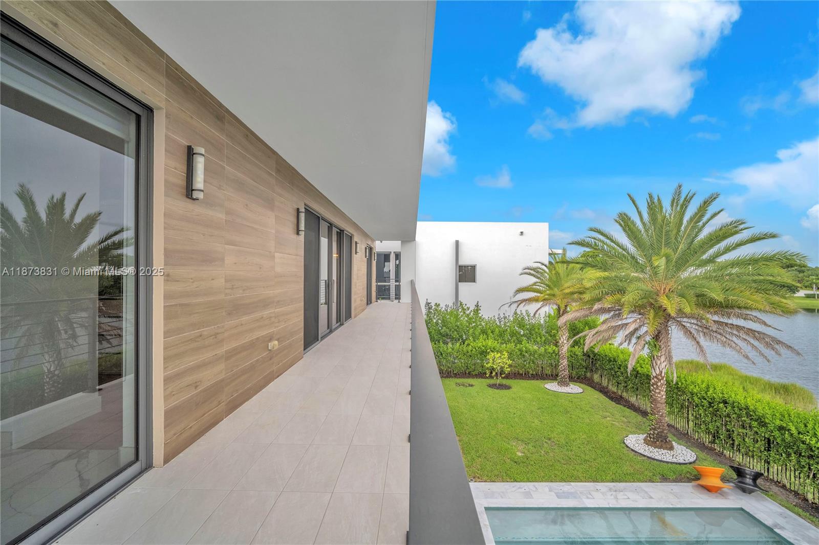 16572 S Botaniko Dr S
