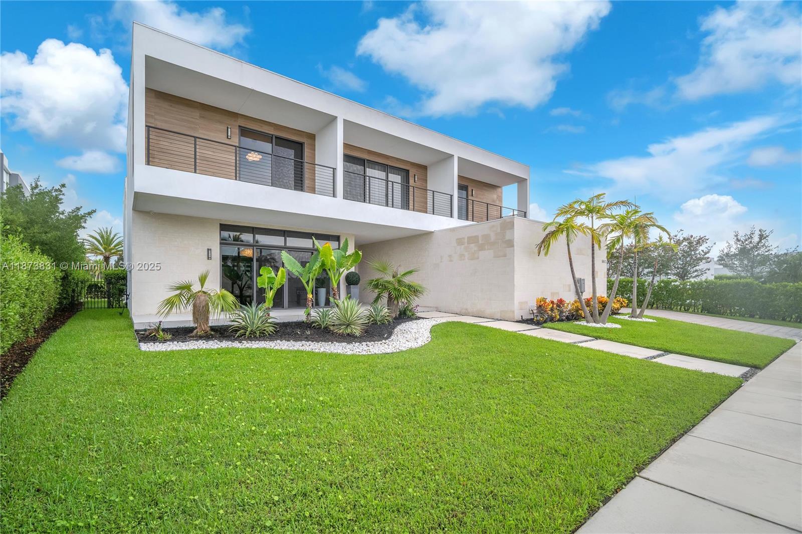 16572 S Botaniko Dr S