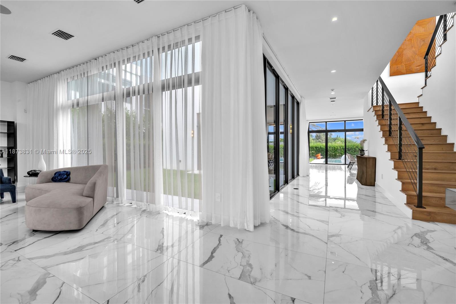 16572 S Botaniko Dr S