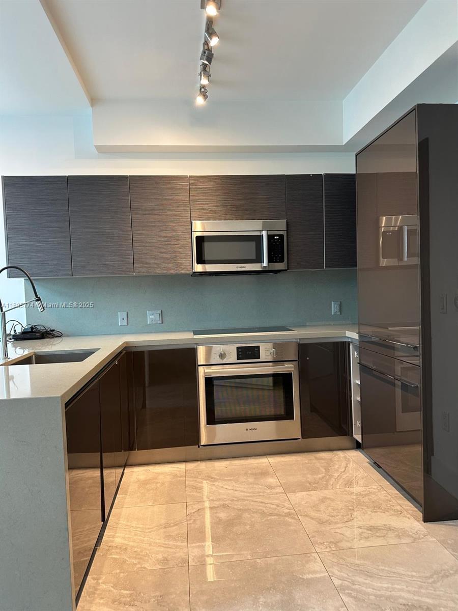 1080 Brickell Ave # 703