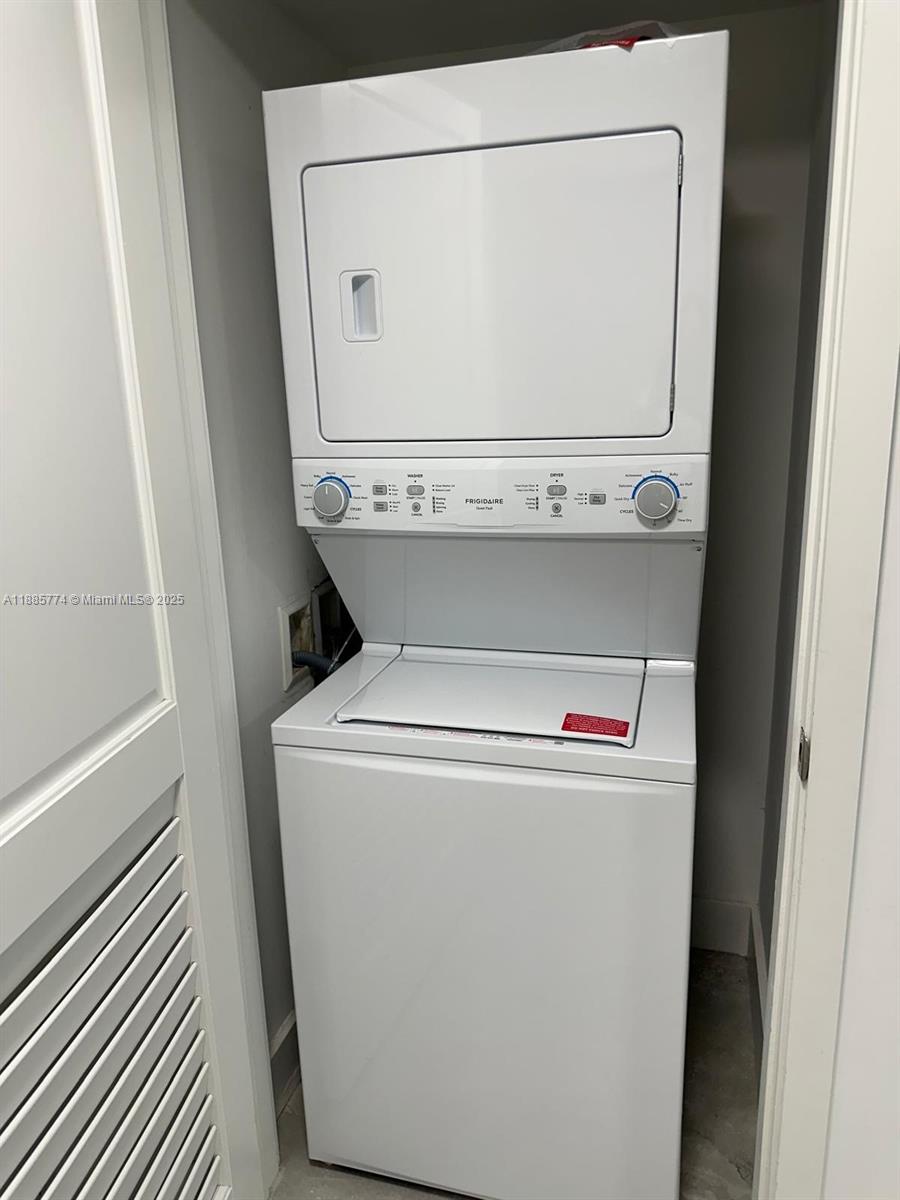 1080 Brickell Ave # 703