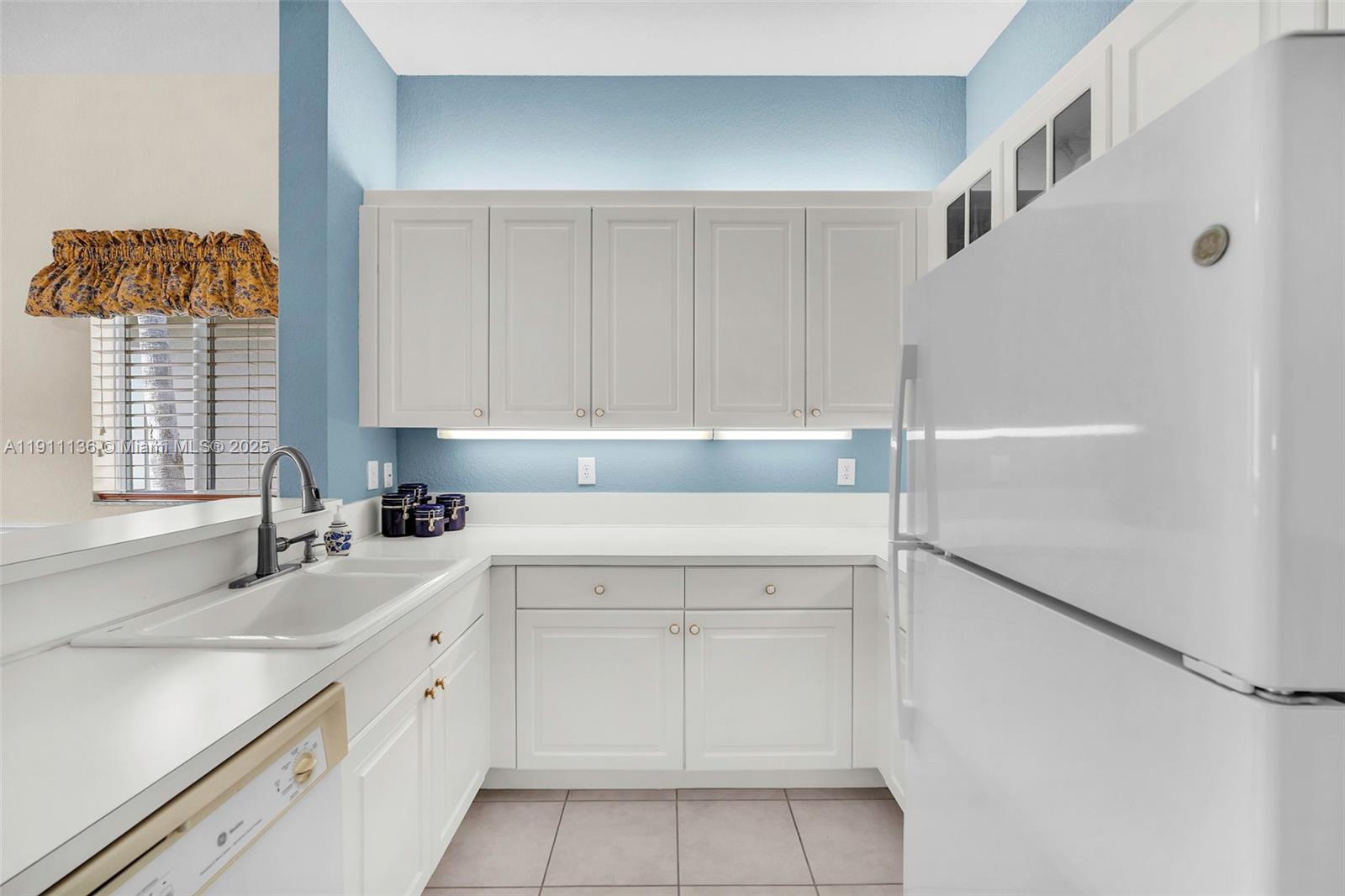 7921 E Exeter Blvd E # 202