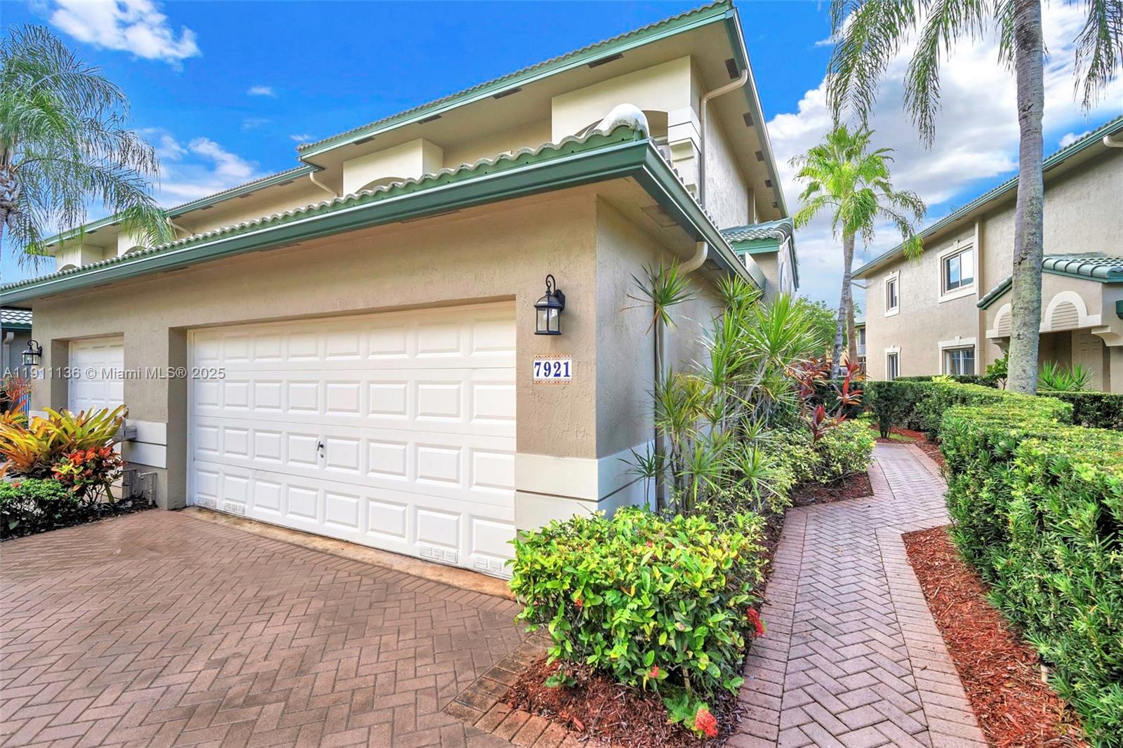 7921 E Exeter Blvd E # 202