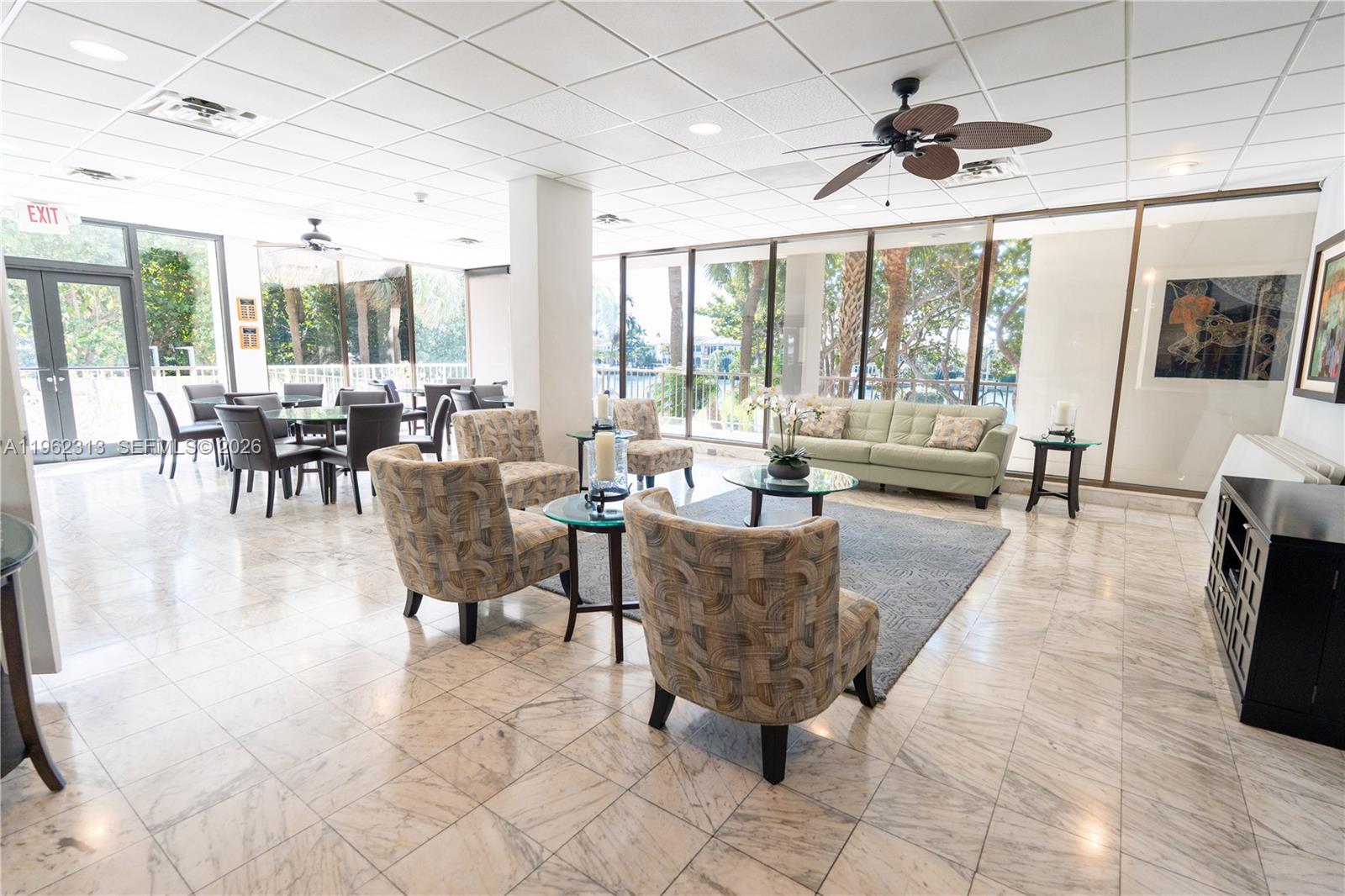 1021 Hillsboro Mile # 204