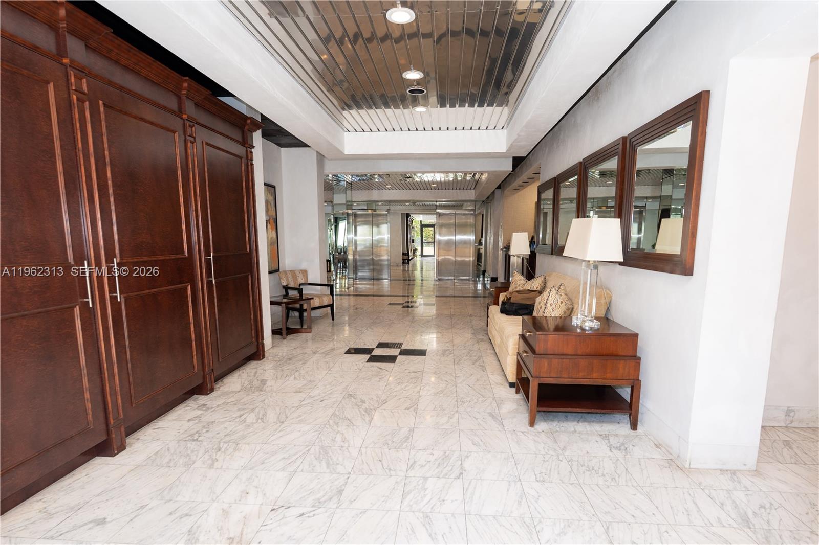 1021 Hillsboro Mile # 204