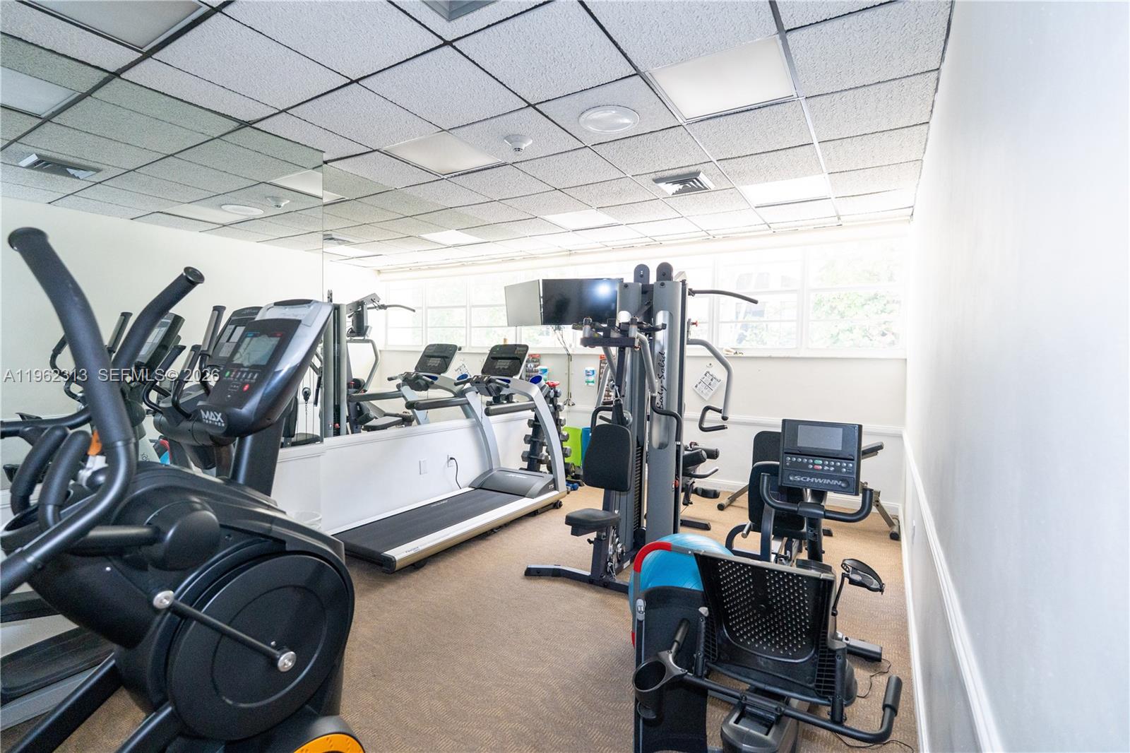 1021 Hillsboro Mile # 204