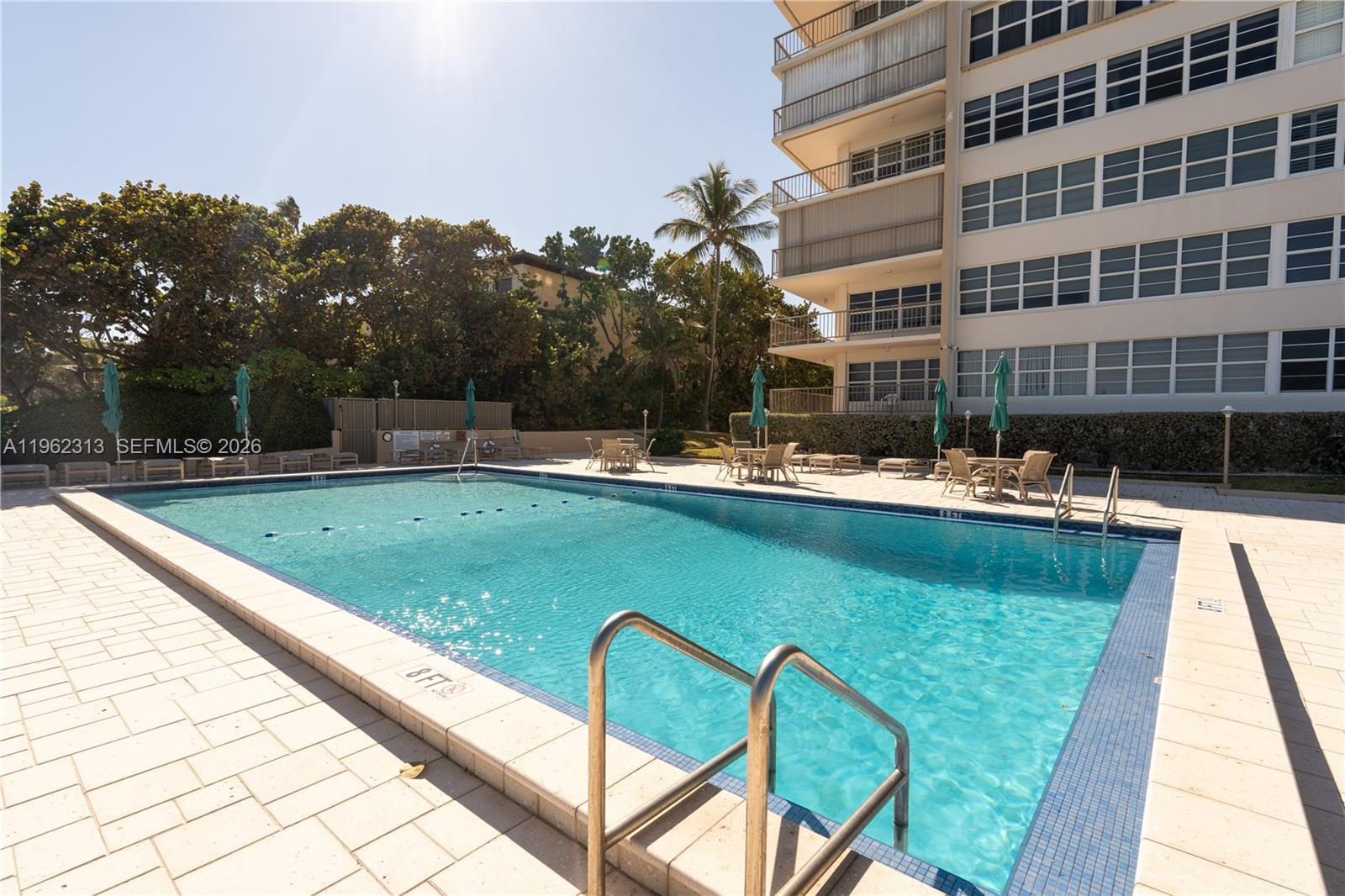 1021 Hillsboro Mile # 204