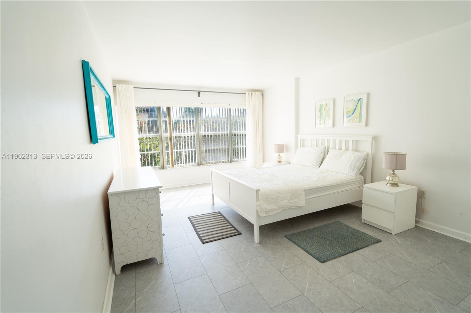 1021 Hillsboro Mile # 204