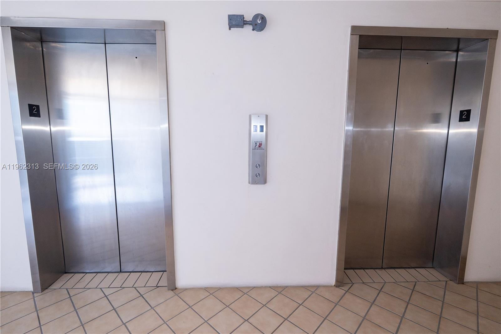 1021 Hillsboro Mile # 204