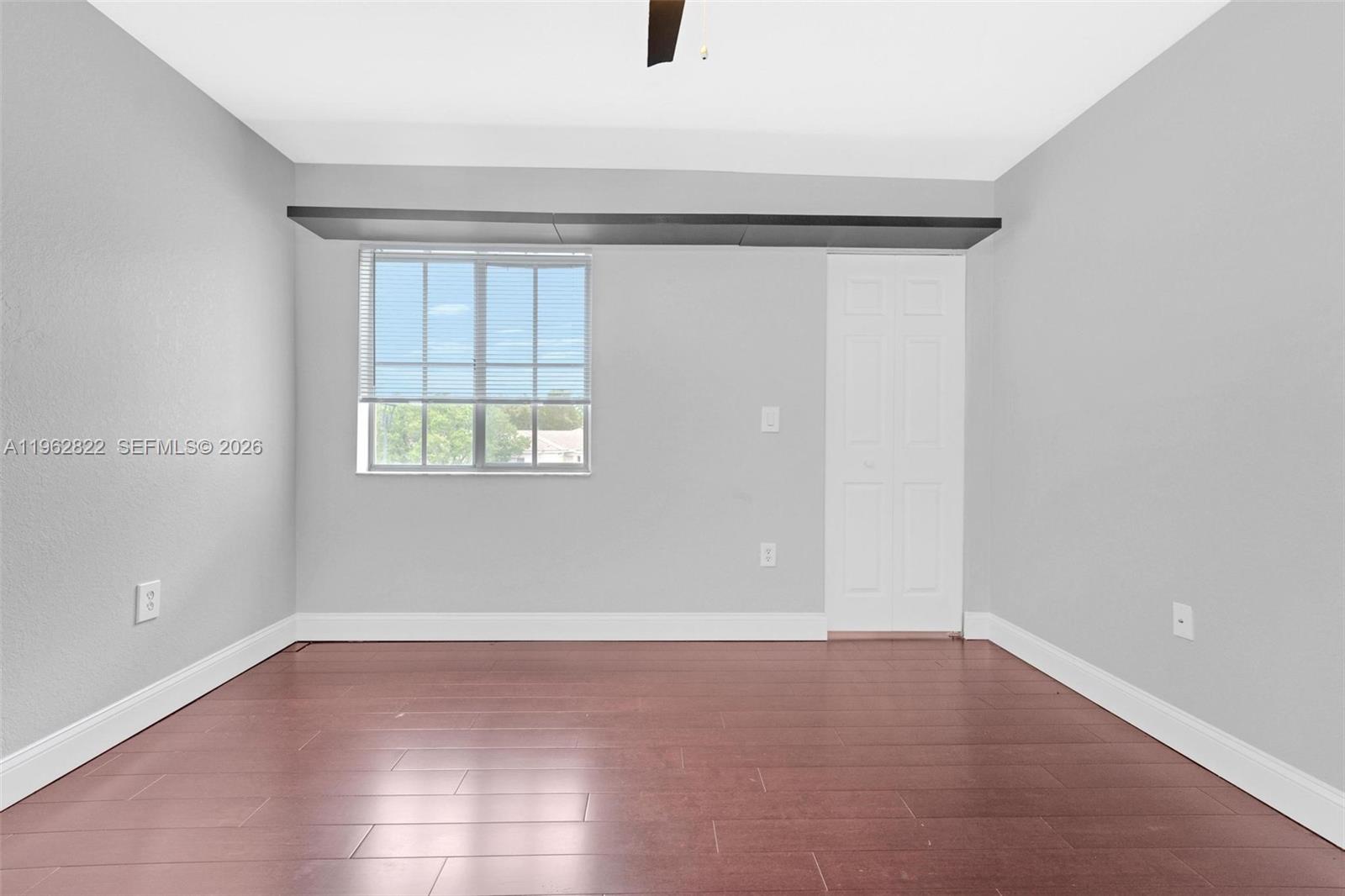 2586 Centergate Dr # 303