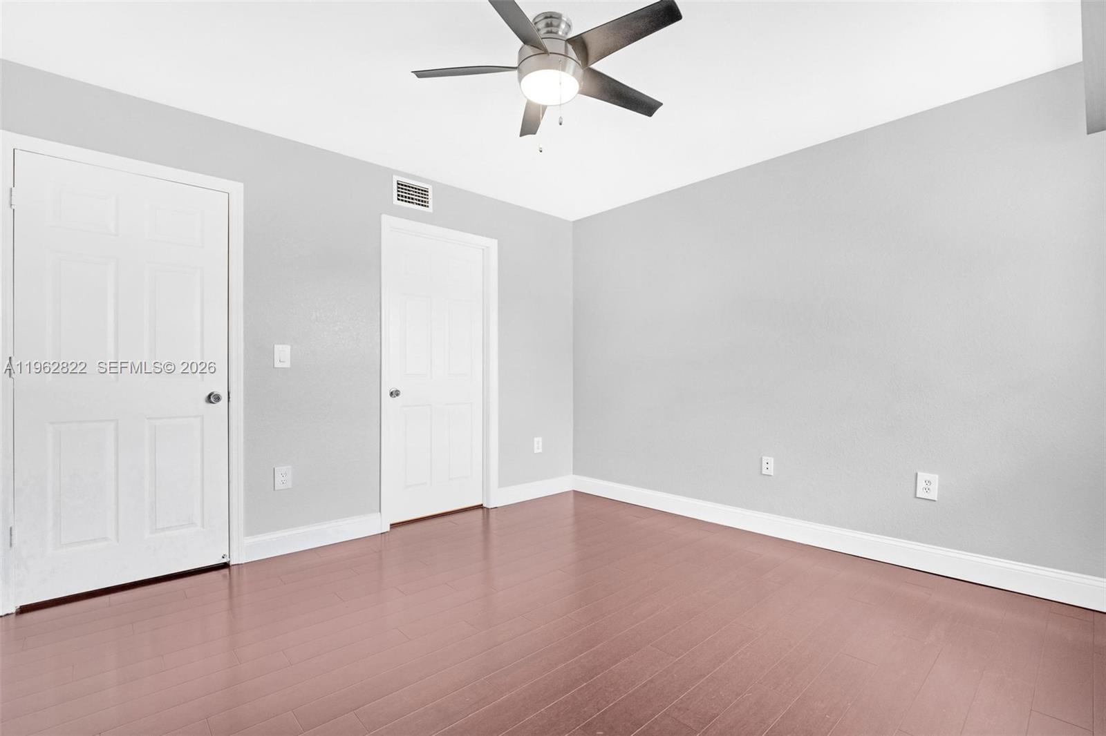 2586 Centergate Dr # 303