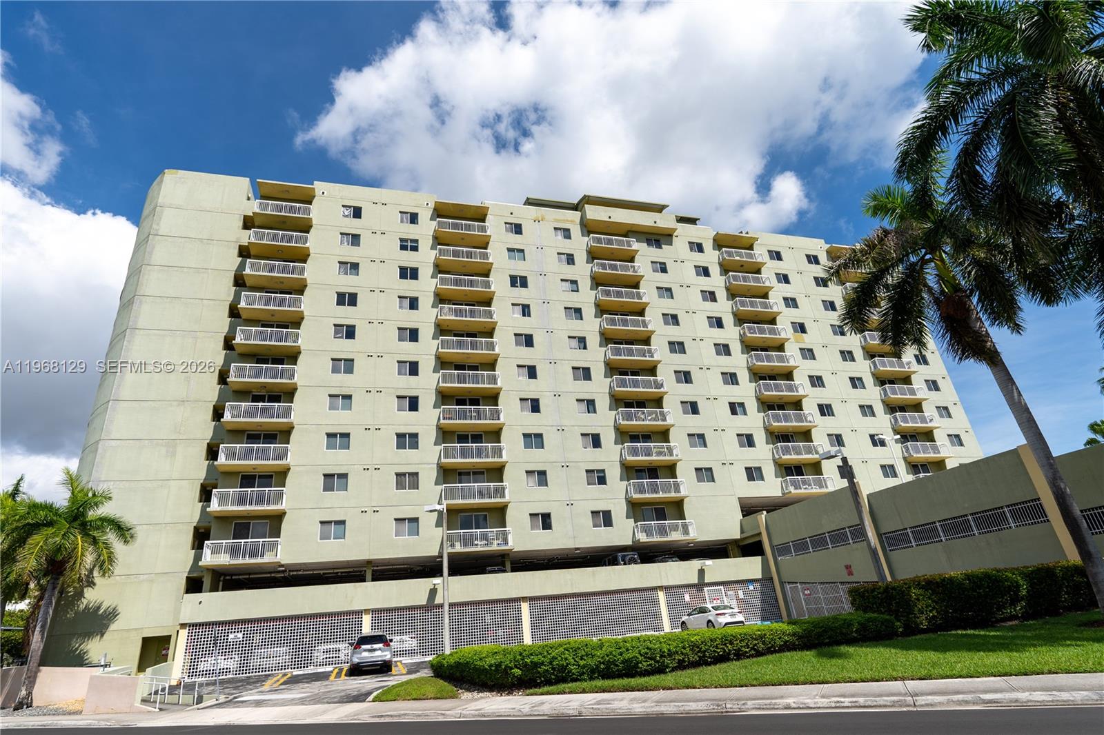 816 NW 11th St # 1006