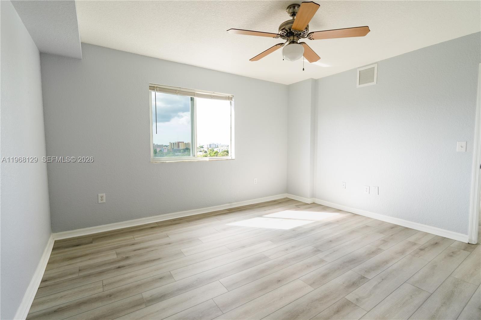 816 NW 11th St # 1006