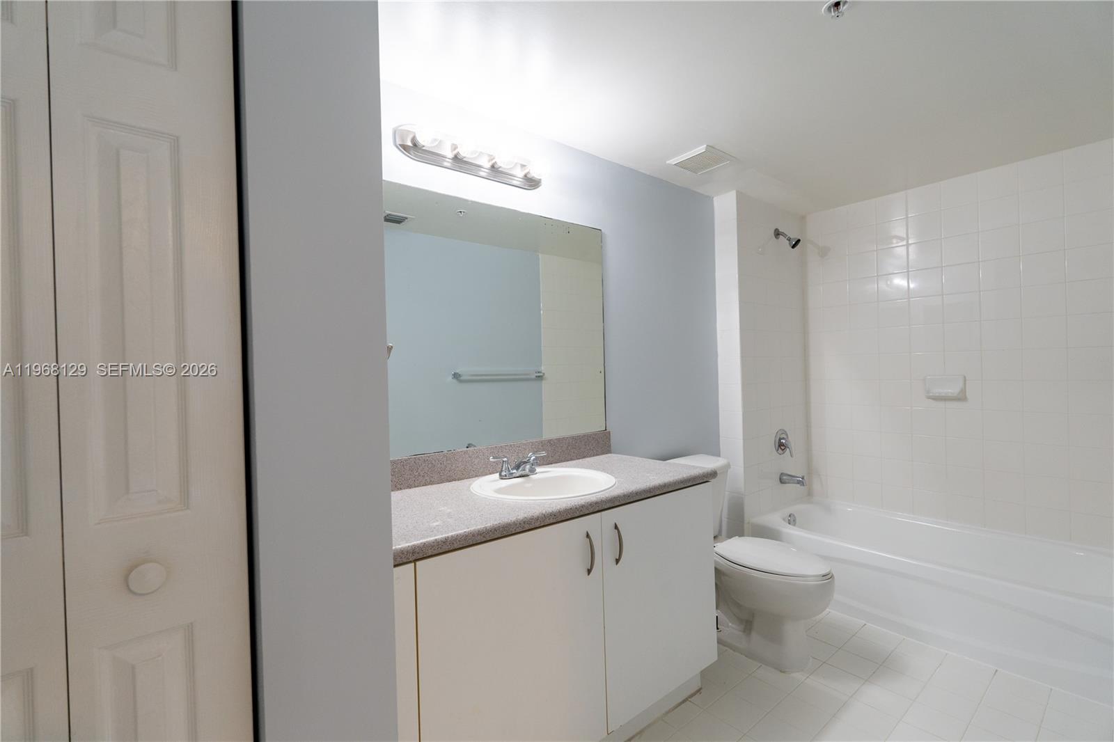 816 NW 11th St # 1006